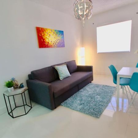Modern 1/1, Half A Block From The Ocean Lejlighed Miami Beach Eksteriør billede