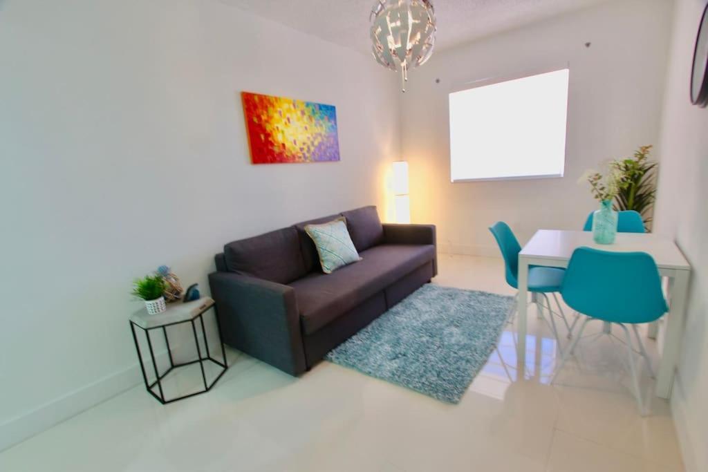 Modern 1/1, Half A Block From The Ocean Lejlighed Miami Beach Eksteriør billede